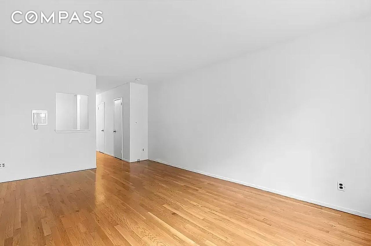 221 E 82nd St #3D - Photo 4 of 5