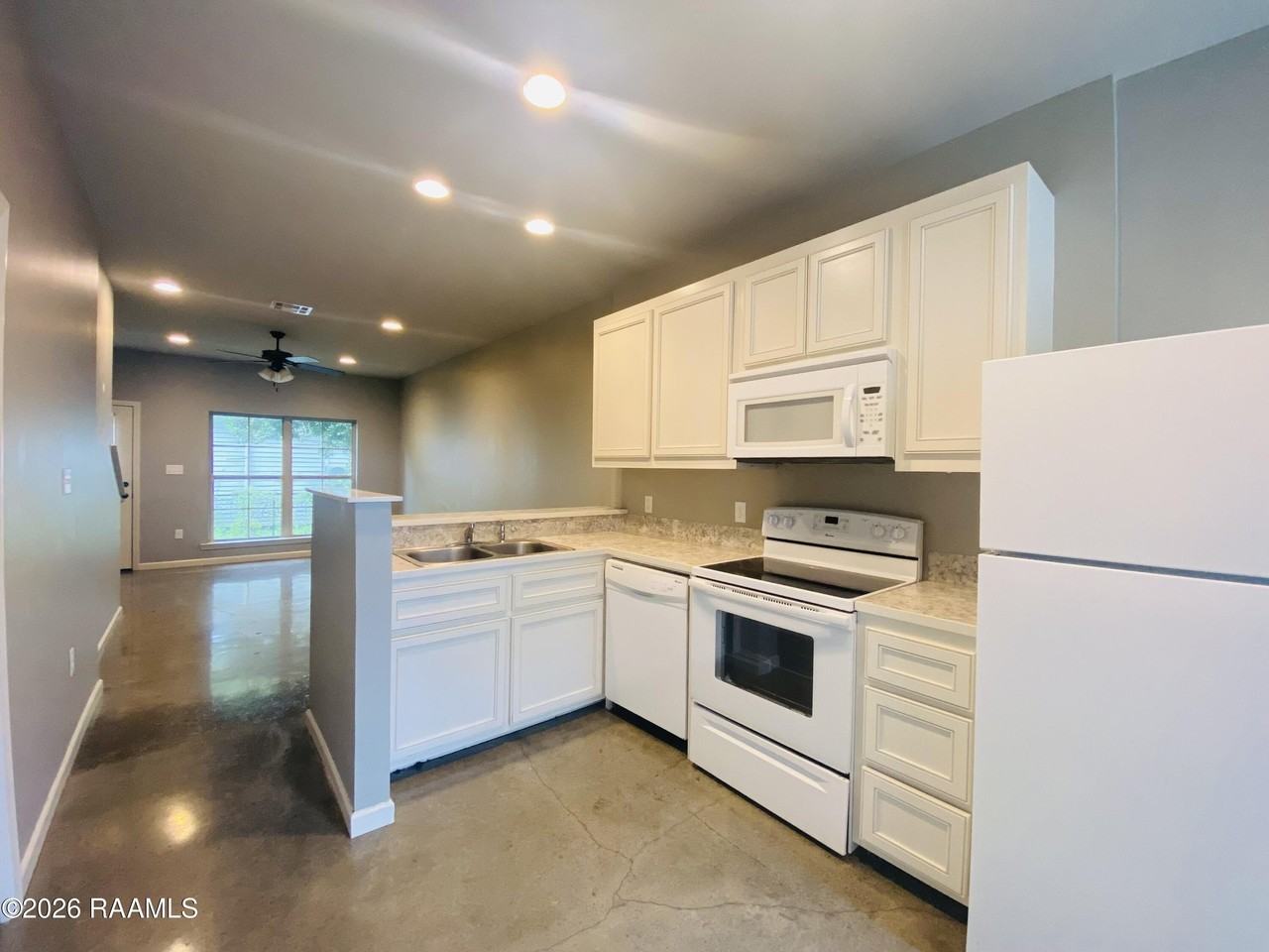 428 General Mouton Ave #100 - Photo 2 of 13