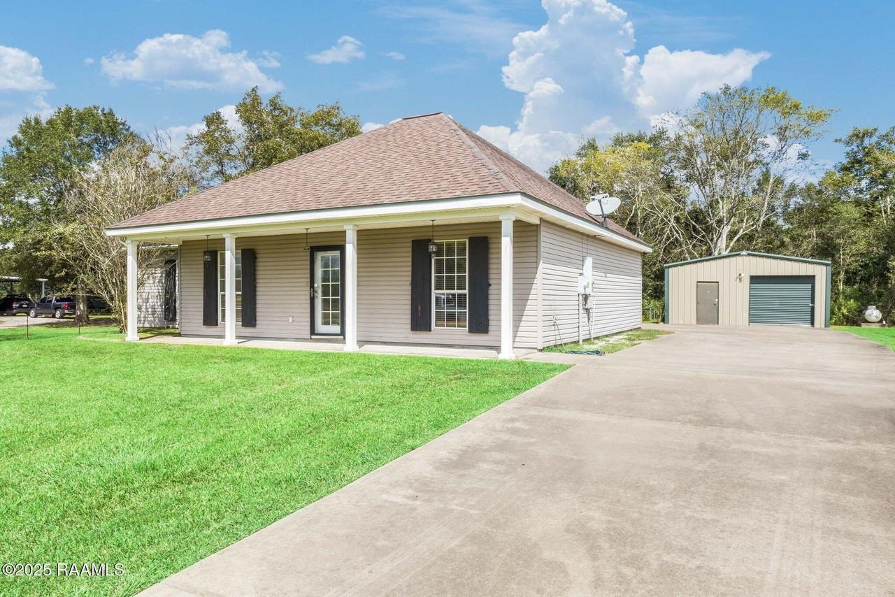 1064 Oleaus Champagne Sr Rd - Photo 2 of 18