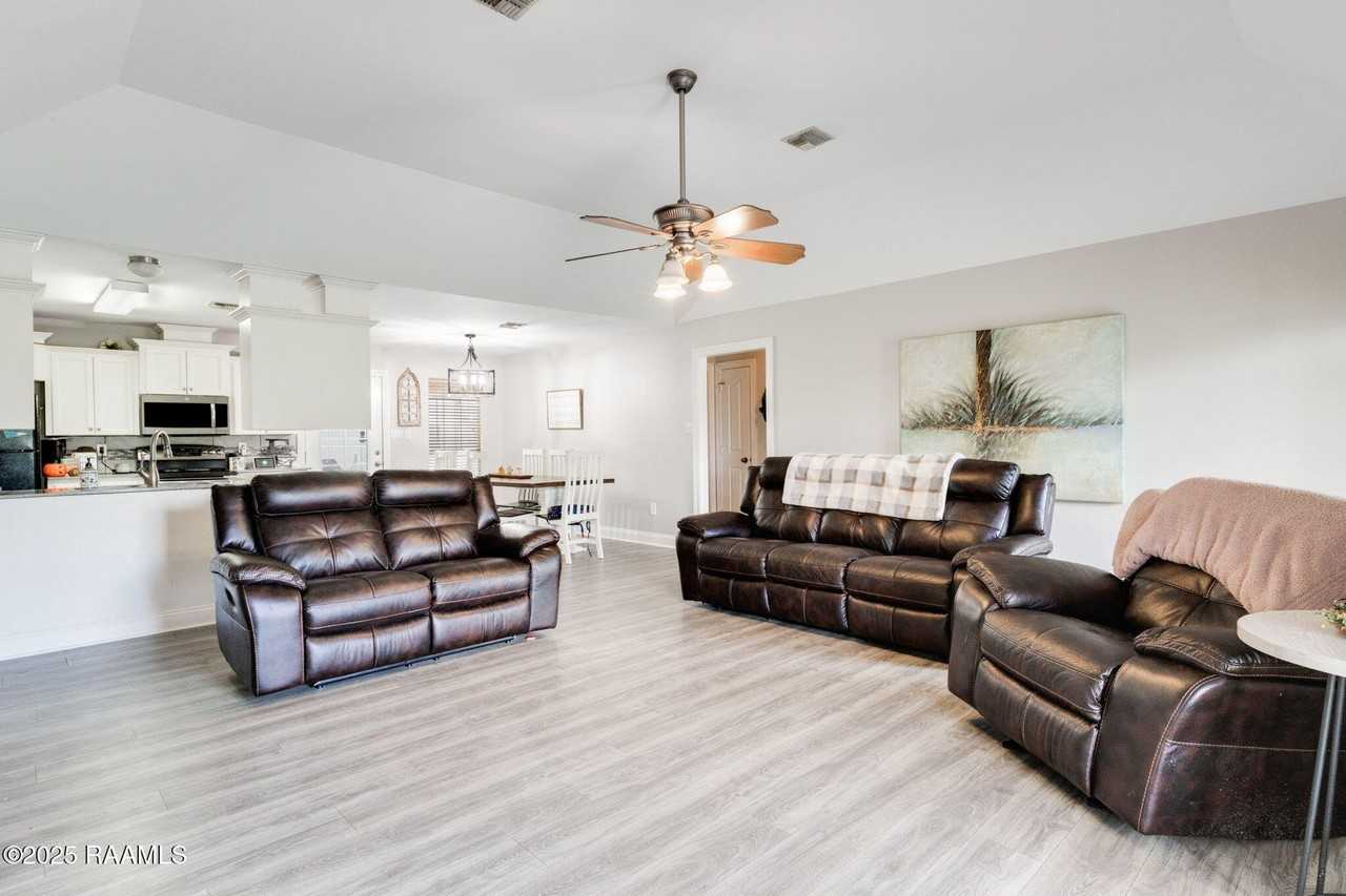 1064 Oleaus Champagne Sr Rd - Photo 3 of 18