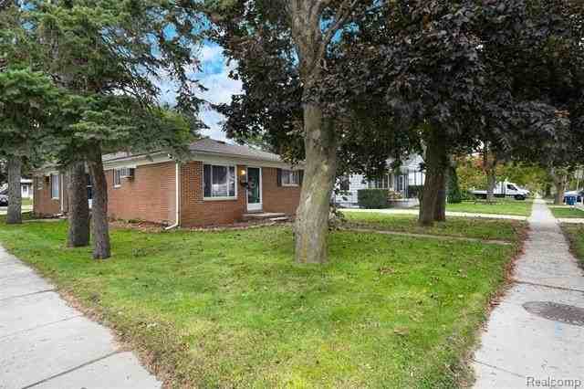 796 Adams St - Photo 2 of 14