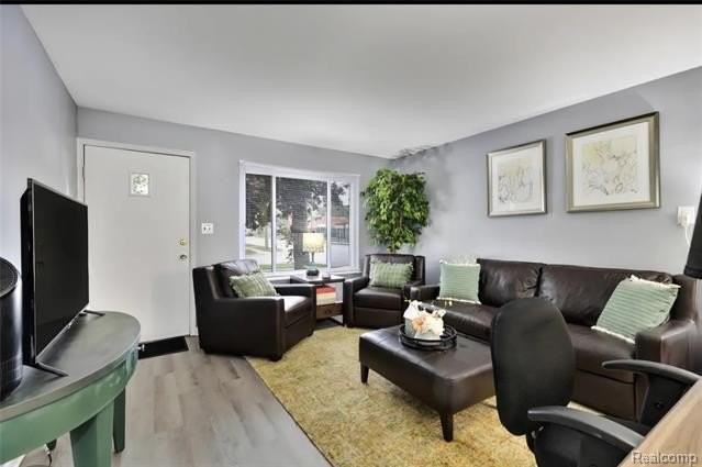796 Adams St - Photo 4 of 14