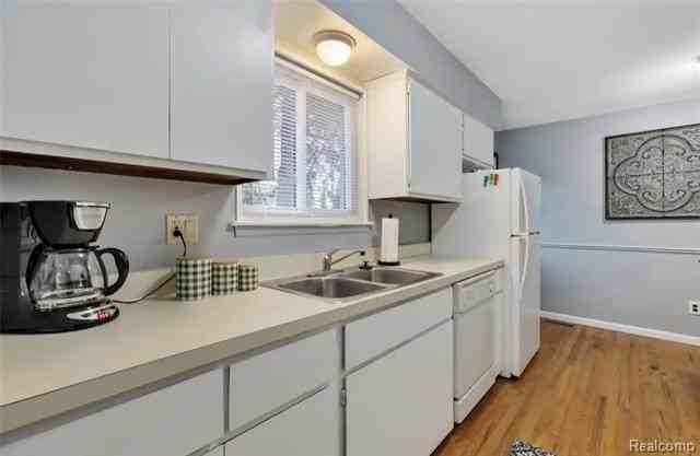 796 Adams St - Photo 6 of 14