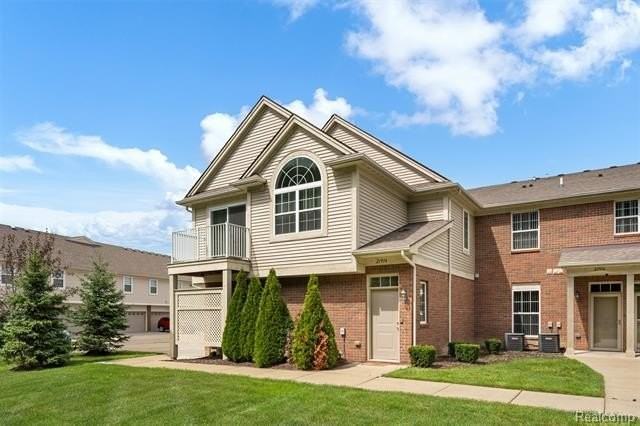 21914 Aberdeen Dr #30 - Photo 3 of 40