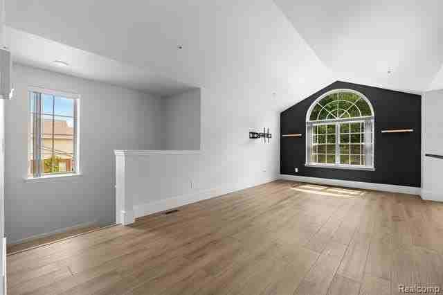 21914 Aberdeen Dr #30 - Photo 7 of 40