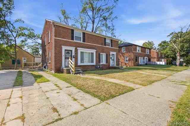 10517 Curtis St - Photo 2 of 16