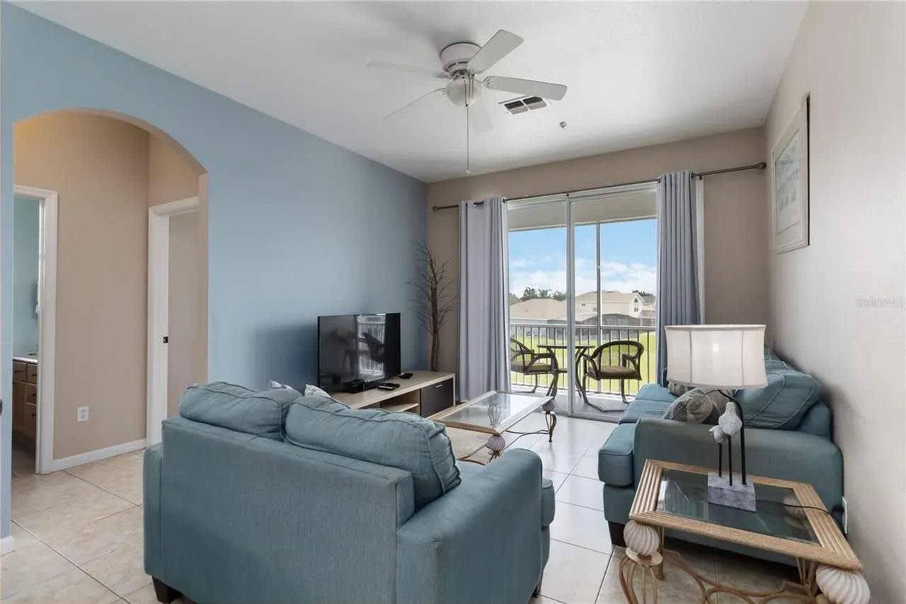 8105 Coconut Palm Way #1580538P - Photo 6 of 50