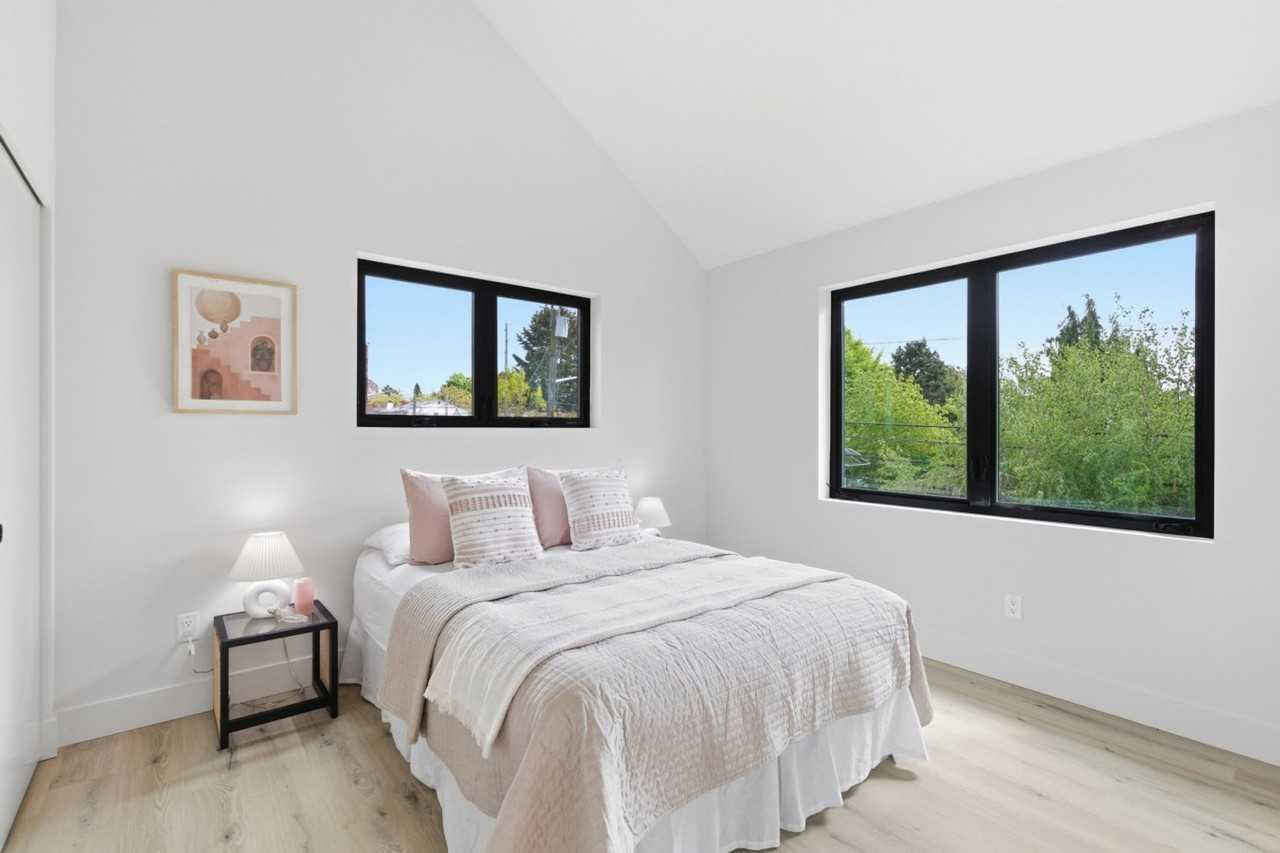328 Northwest 80th Street - Photo 6 of 37