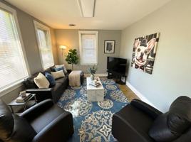 featured image of 203 S Dupont St