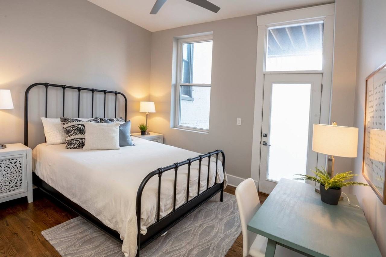 800 Broadway St #1624839P - Photo 4 of 37
