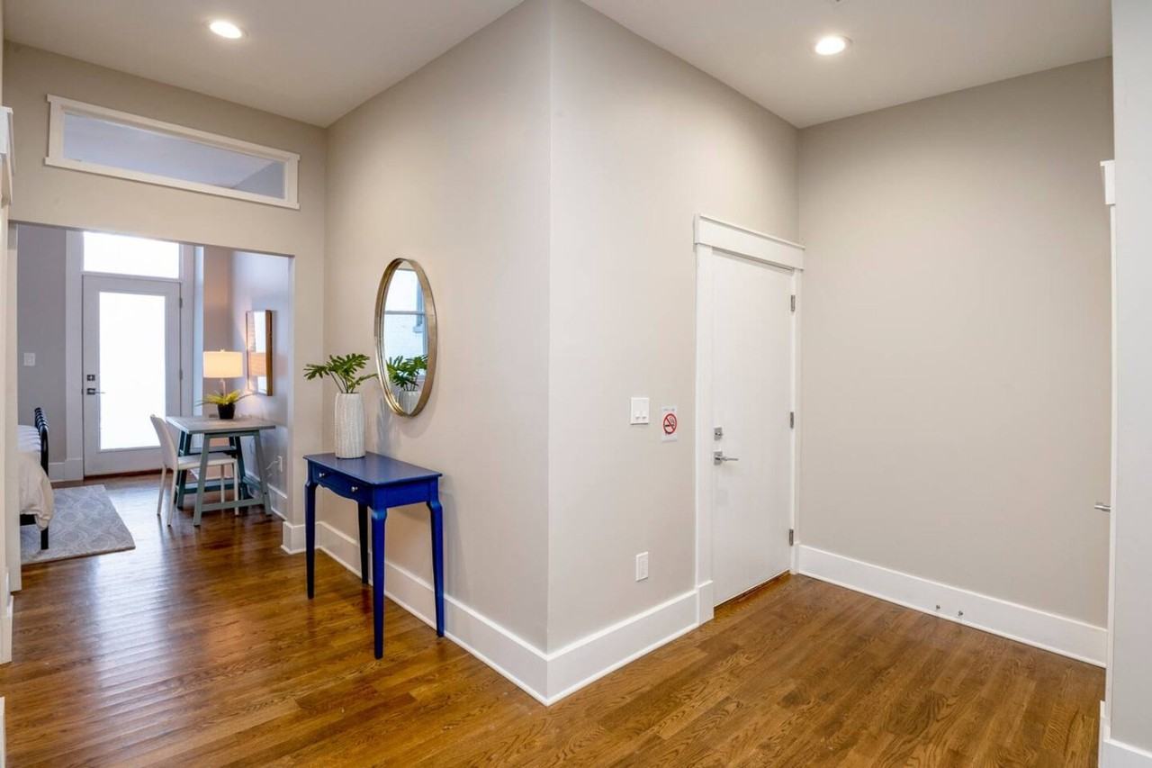 800 Broadway St #1624839P - Photo 7 of 37
