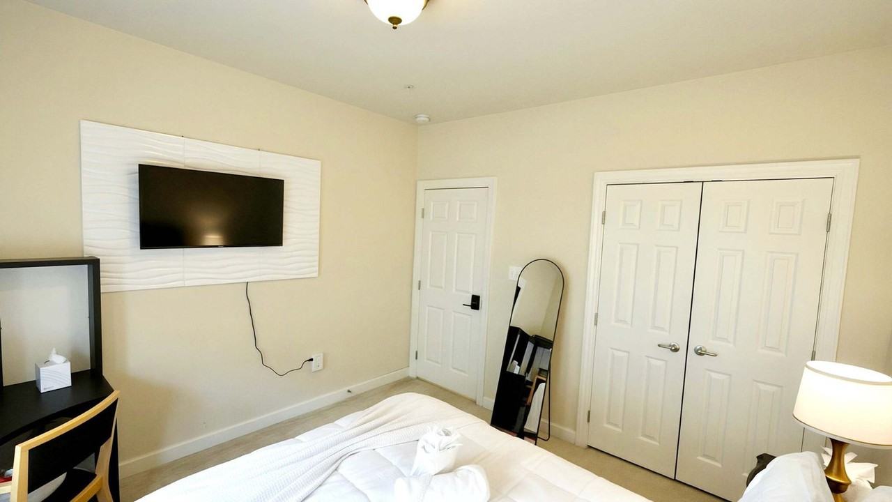 265 Community Center Avenue - Photo 4 of 50