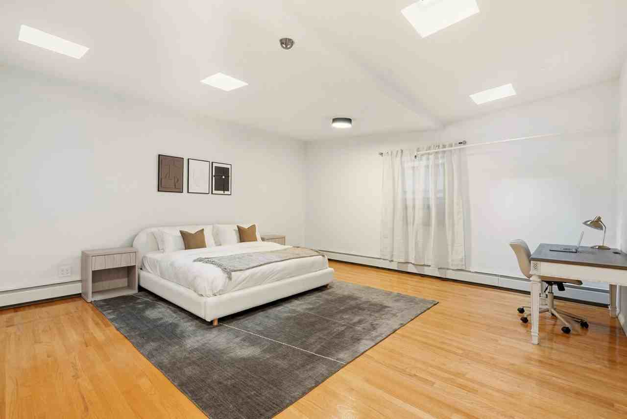 148 Baxter St #1594587P - Photo 6 of 12