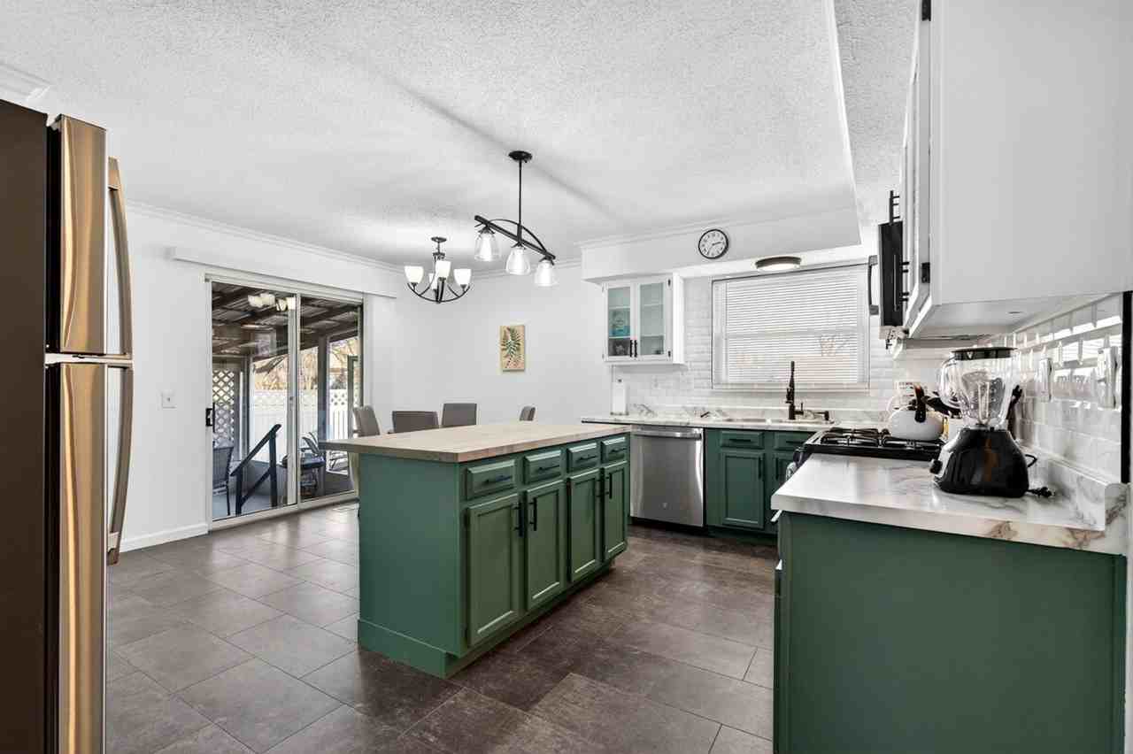 646 Fox Plains Dr #1566315P - Photo 3 of 45