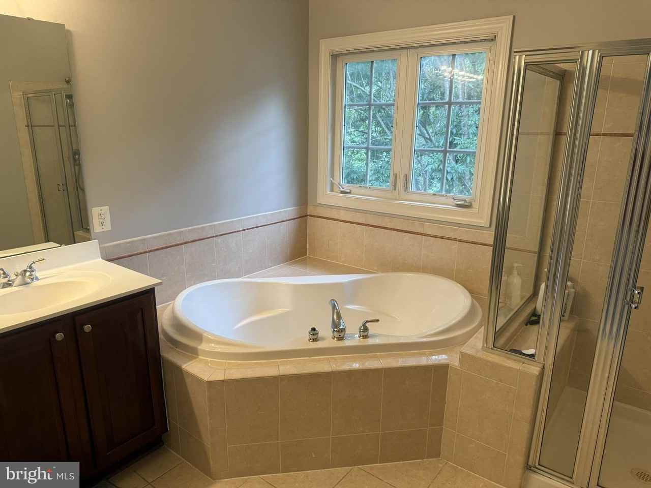 3008 Hollow Crest Pl - Photo 6 of 20