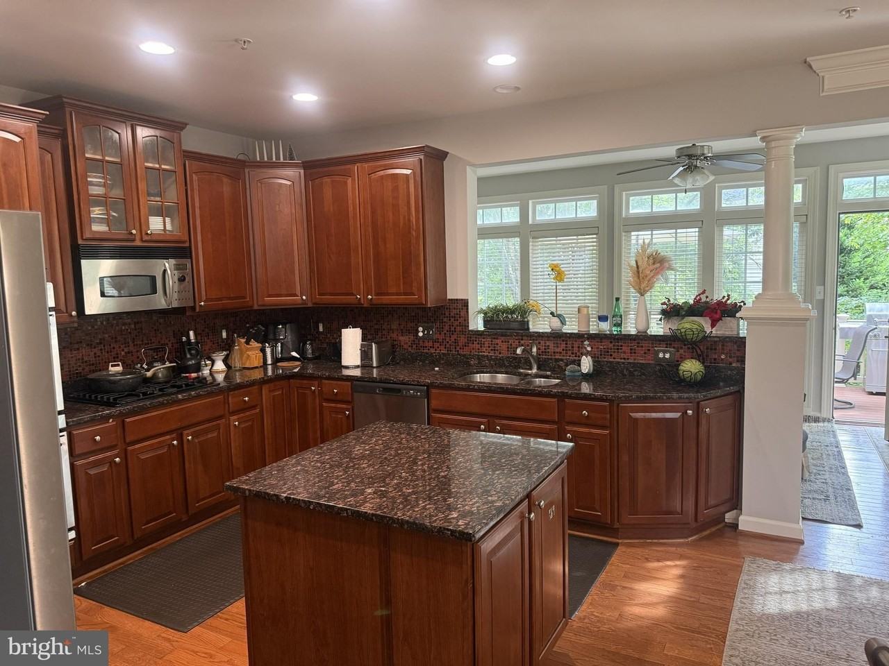 3008 Hollow Crest Pl - Photo 7 of 20