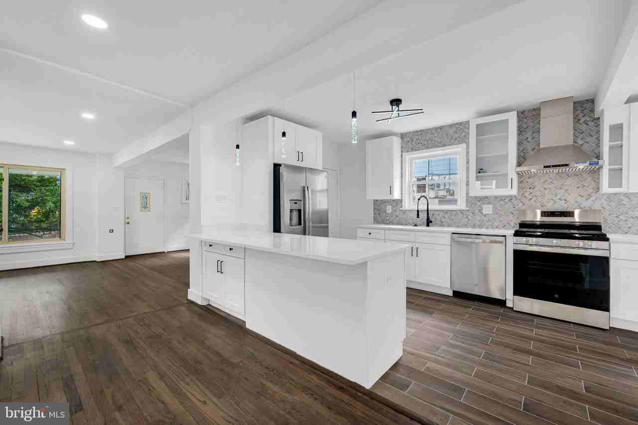 710 Silver Spring Ave - Photo 2 of 45
