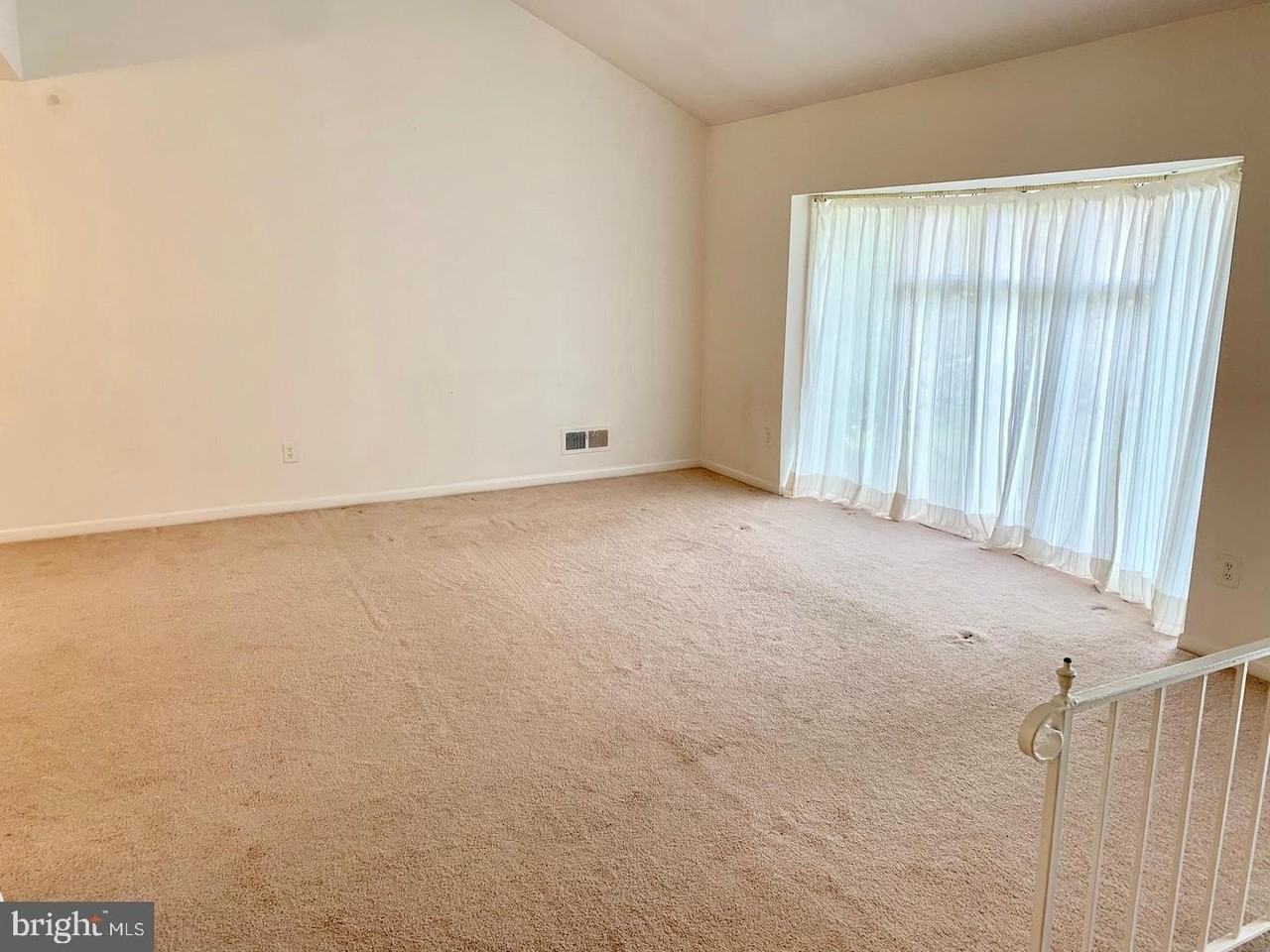 6414 Wilson Ln - Photo 3 of 32