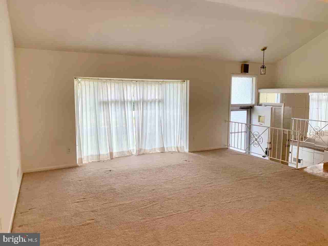 6414 Wilson Ln - Photo 4 of 32