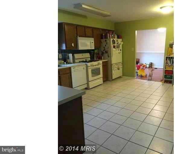 10701 Meynell Ct - Photo 4 of 11