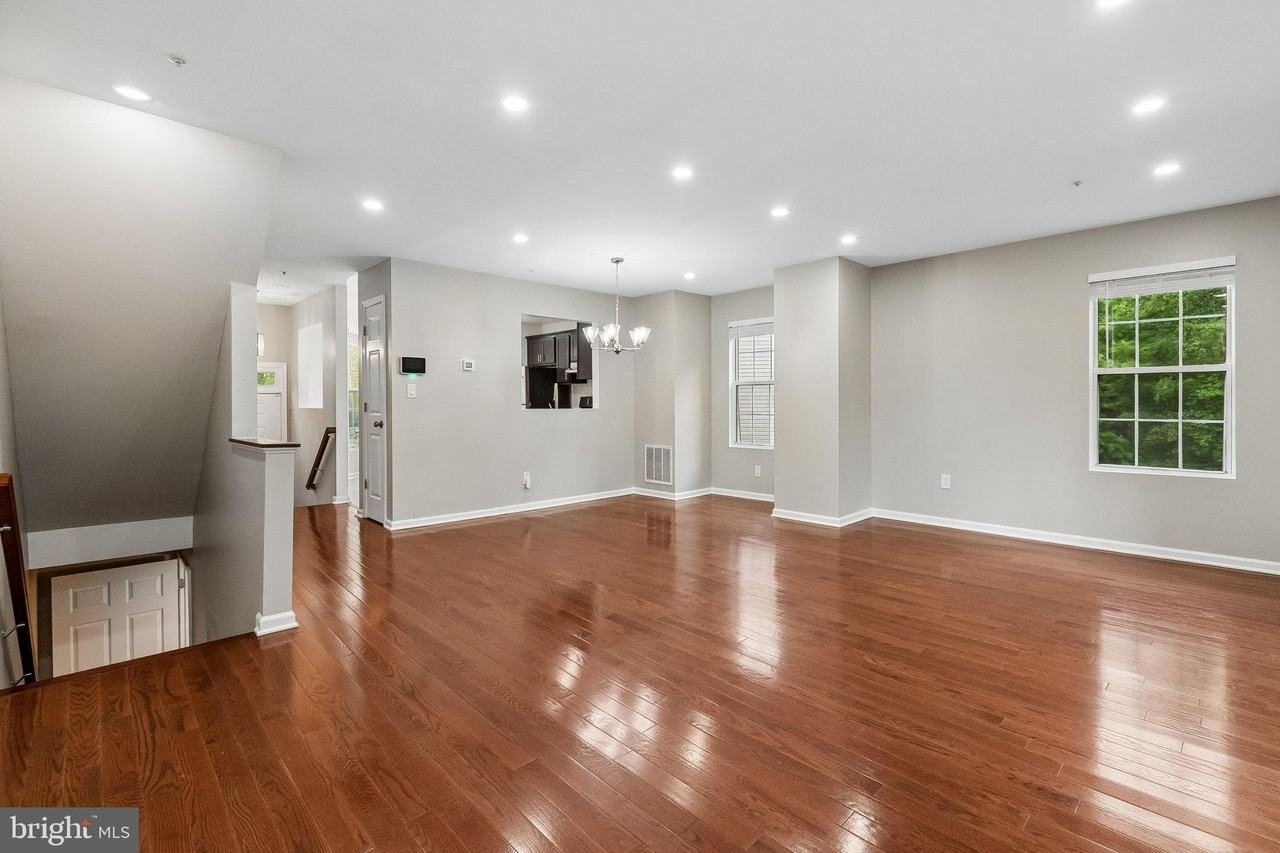 10737 Kitchener Ct - Photo 2 of 24