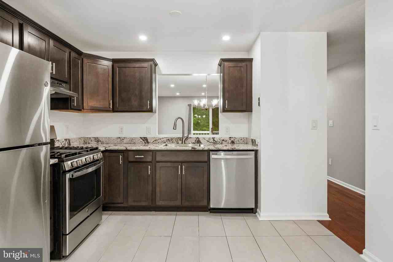 10737 Kitchener Ct - Photo 7 of 24