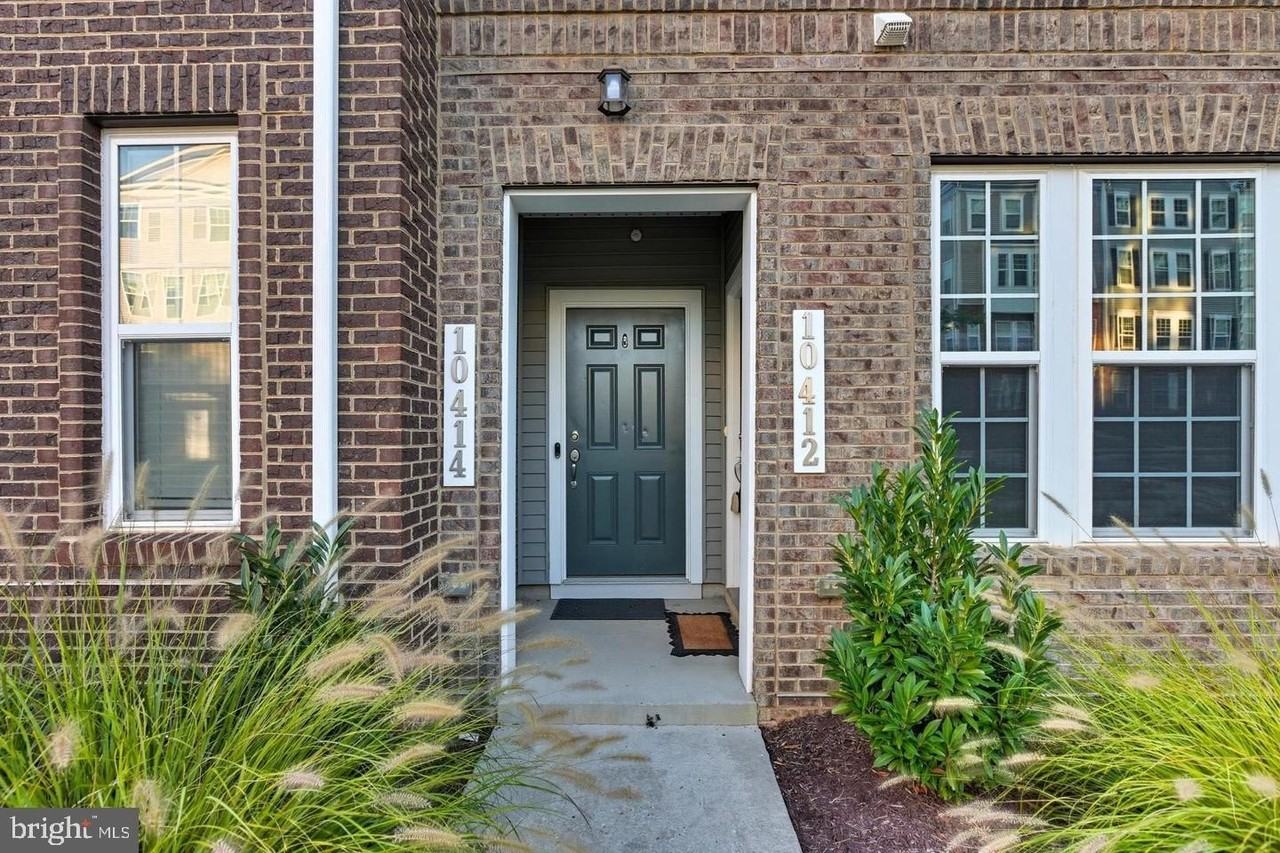 10414 John Glenn St - Photo 3 of 37