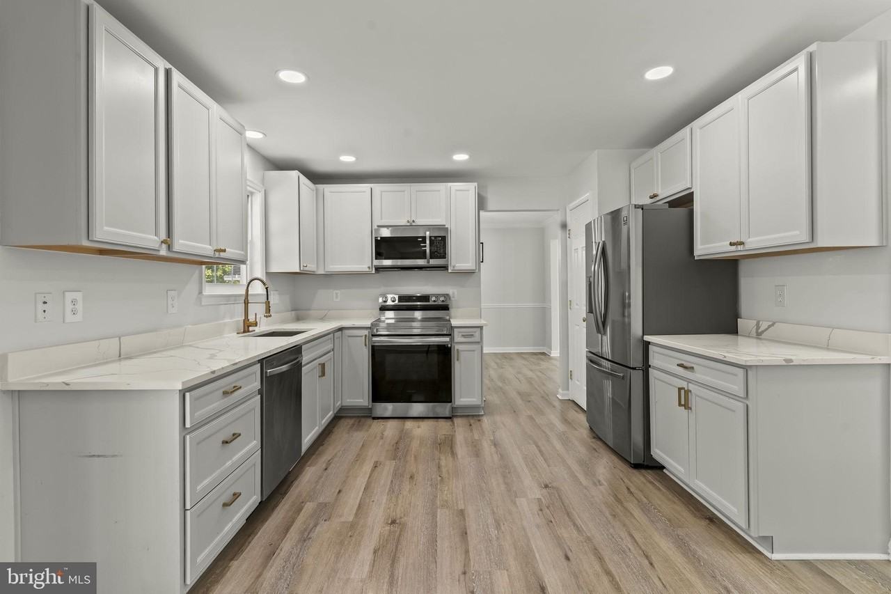 47109 Sorrel Dr - Photo 2 of 8
