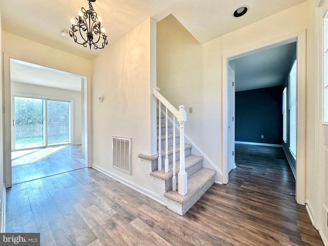 8337 Colony Cir - Photo 4 of 26
