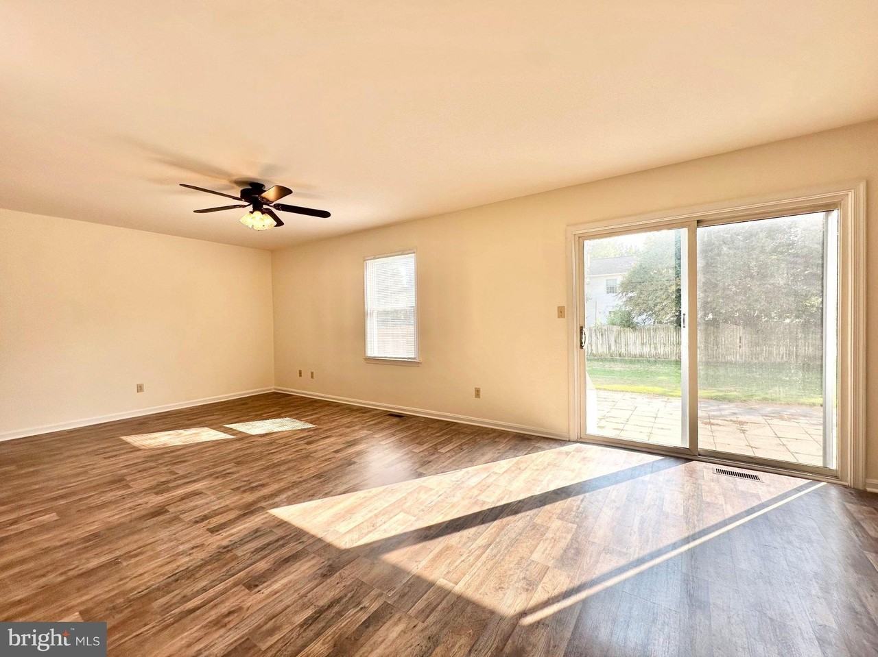 8337 Colony Cir - Photo 5 of 26