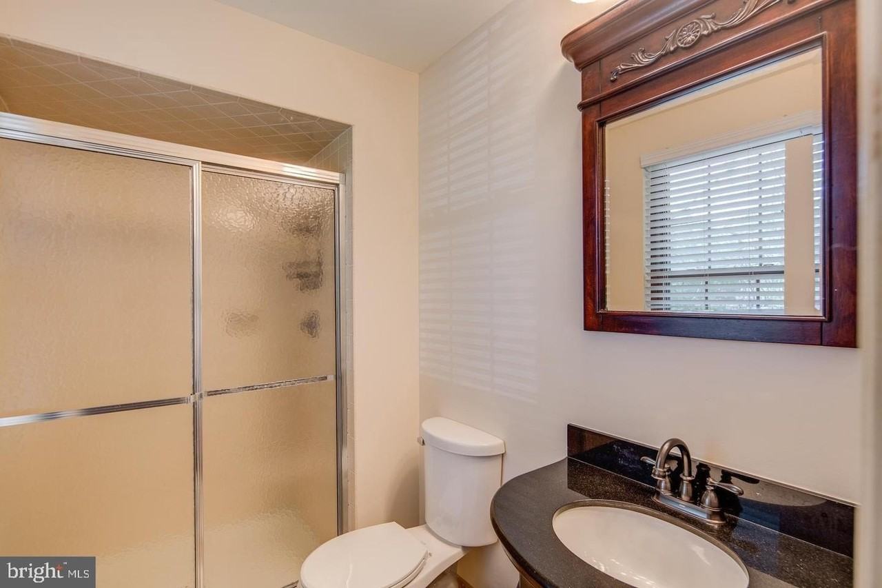 723 Kings Croft - Photo 4 of 7