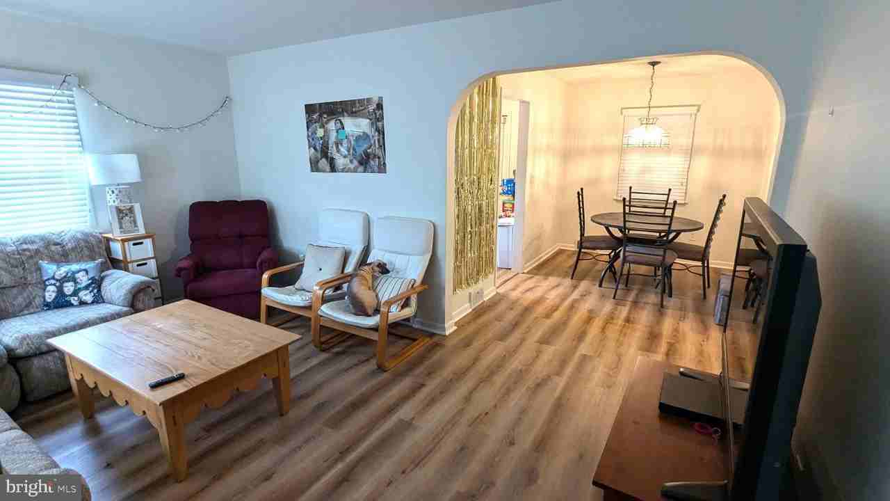 18 Steinway Ave - Photo 2 of 27