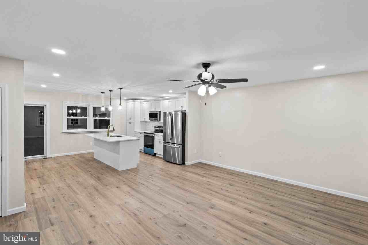 4666 Oak Ave - Photo 3 of 20