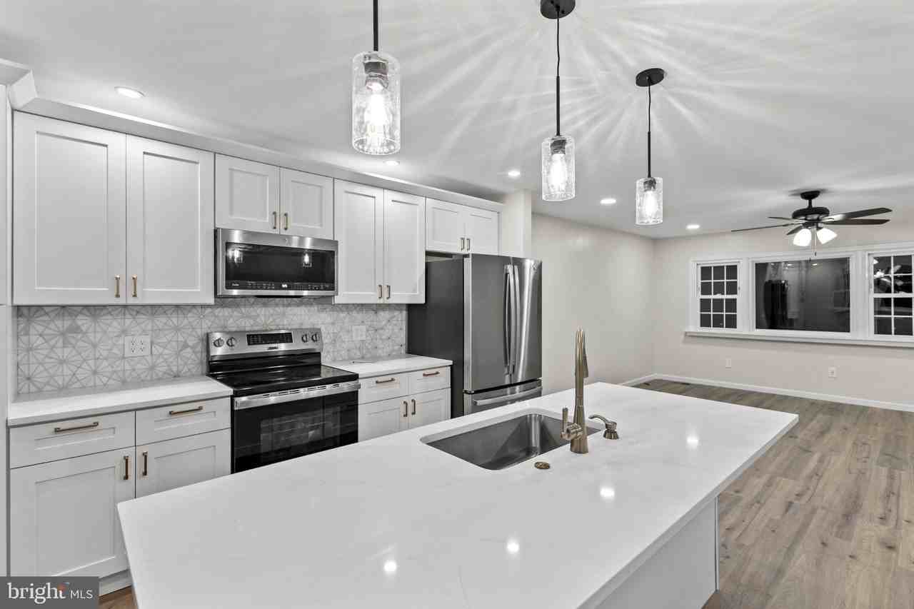 4666 Oak Ave - Photo 6 of 20