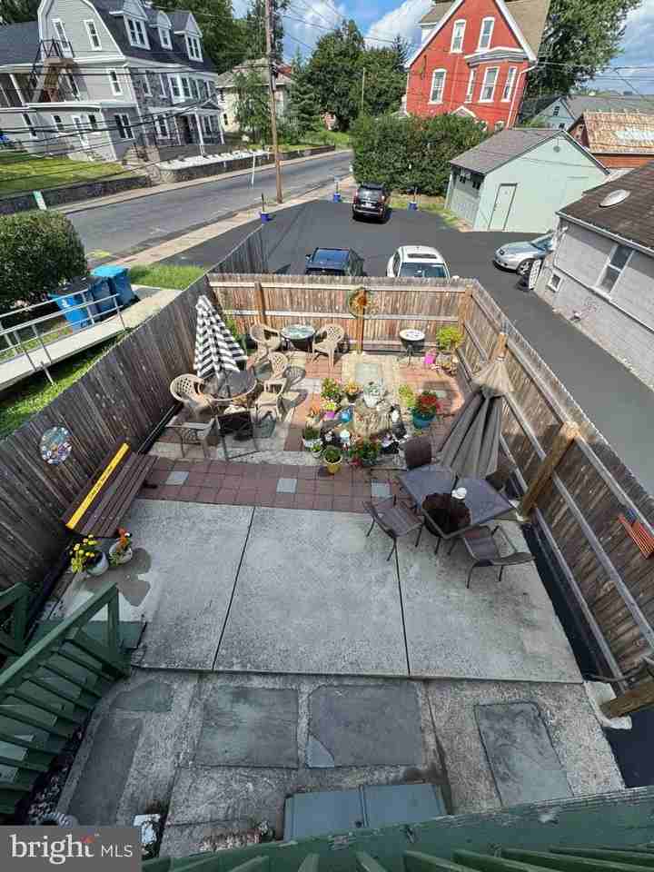 135 N Main St #B - Photo 3 of 42
