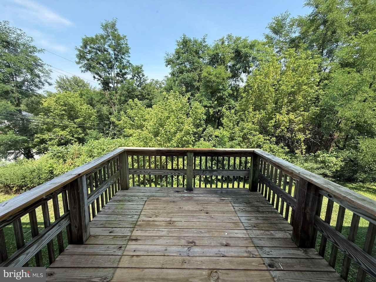 37 Queen Ave - Photo 2 of 16