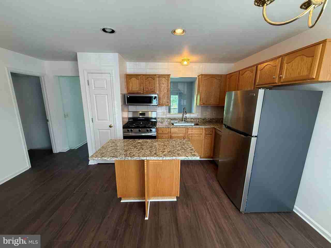 37 Queen Ave - Photo 4 of 16
