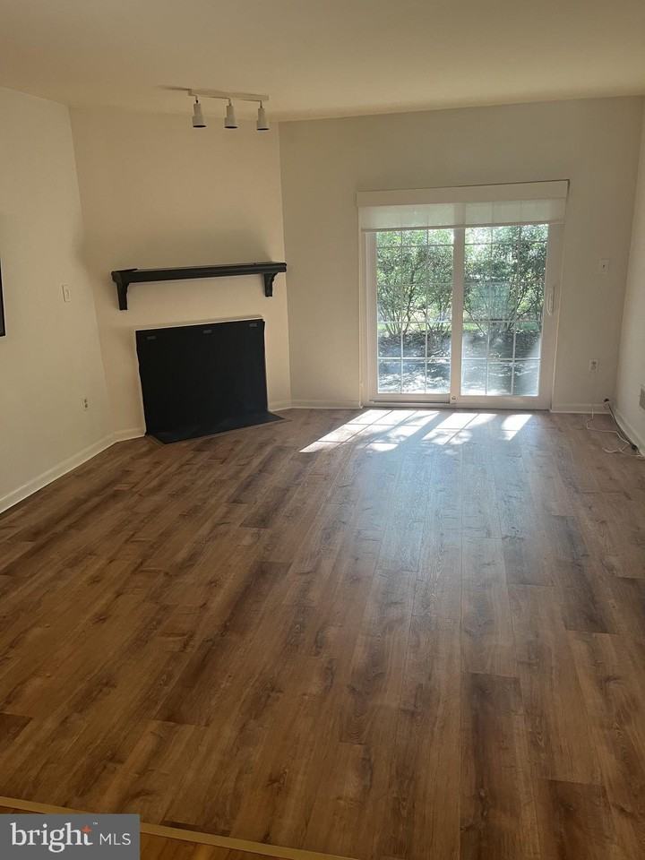 217 Valley Stream Ln - Photo 5 of 18