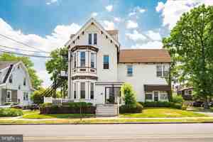 featured image of 112 N Swarthmore Ave #5
