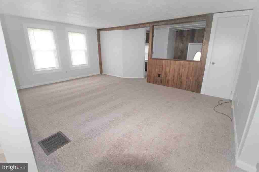 375 Mount Pleasant Rd - Photo 4 of 11