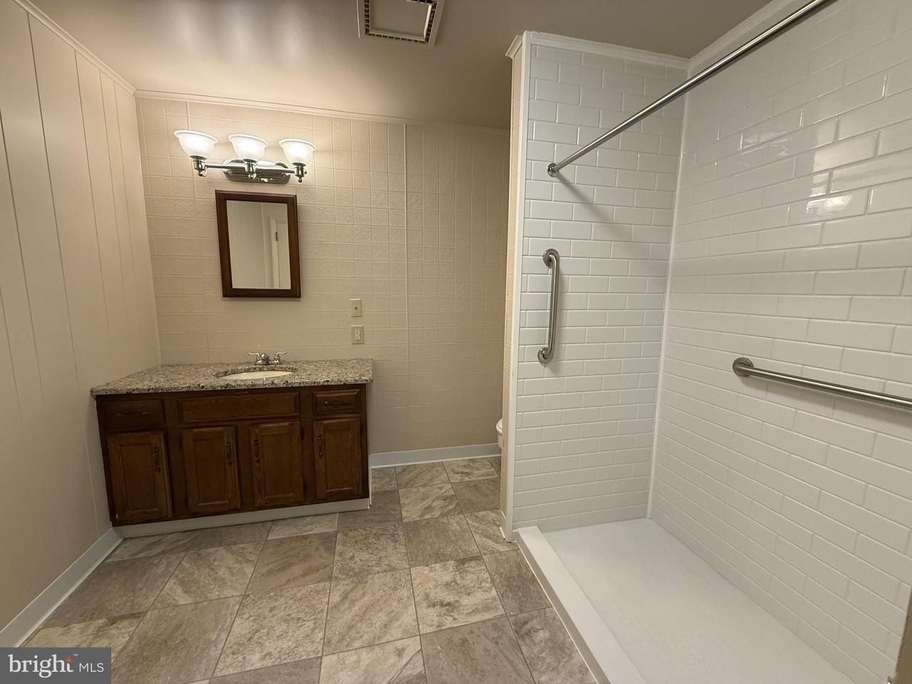 354 E Main St - Photo 5 of 24