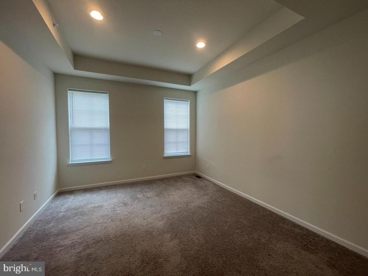 516 Gray Feather Way - Photo 5 of 28