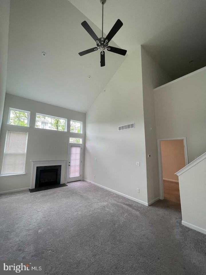 516 Gray Feather Way - Photo 7 of 28