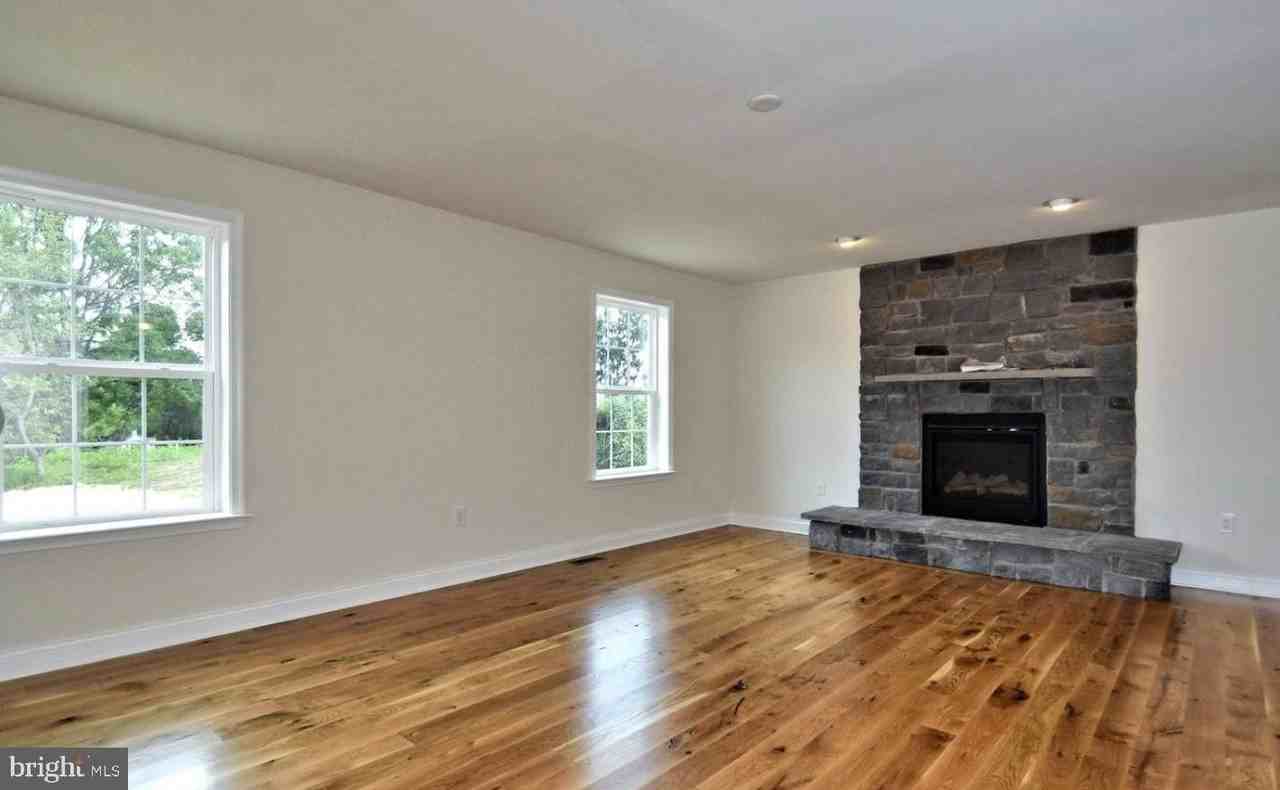 3948 Parestis Rd - Photo 7 of 14