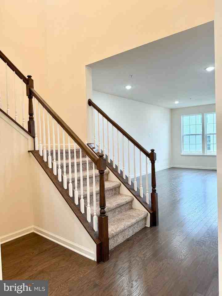 423 BARCLAYS Way - Photo 6 of 42