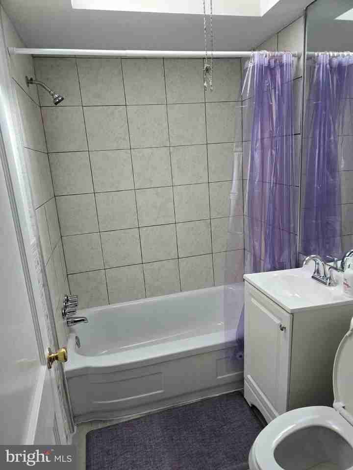 6826 Regent St - Photo 7 of 14
