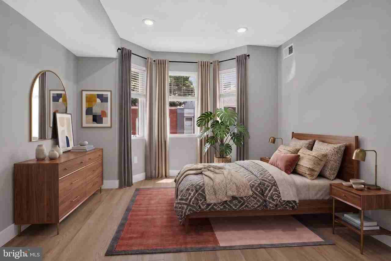 1843 E Hazzard St #2 - Photo 3 of 39