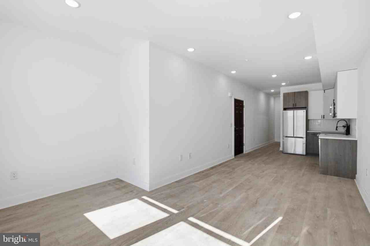2330 N 16th St #2 - Photo 4 of 14