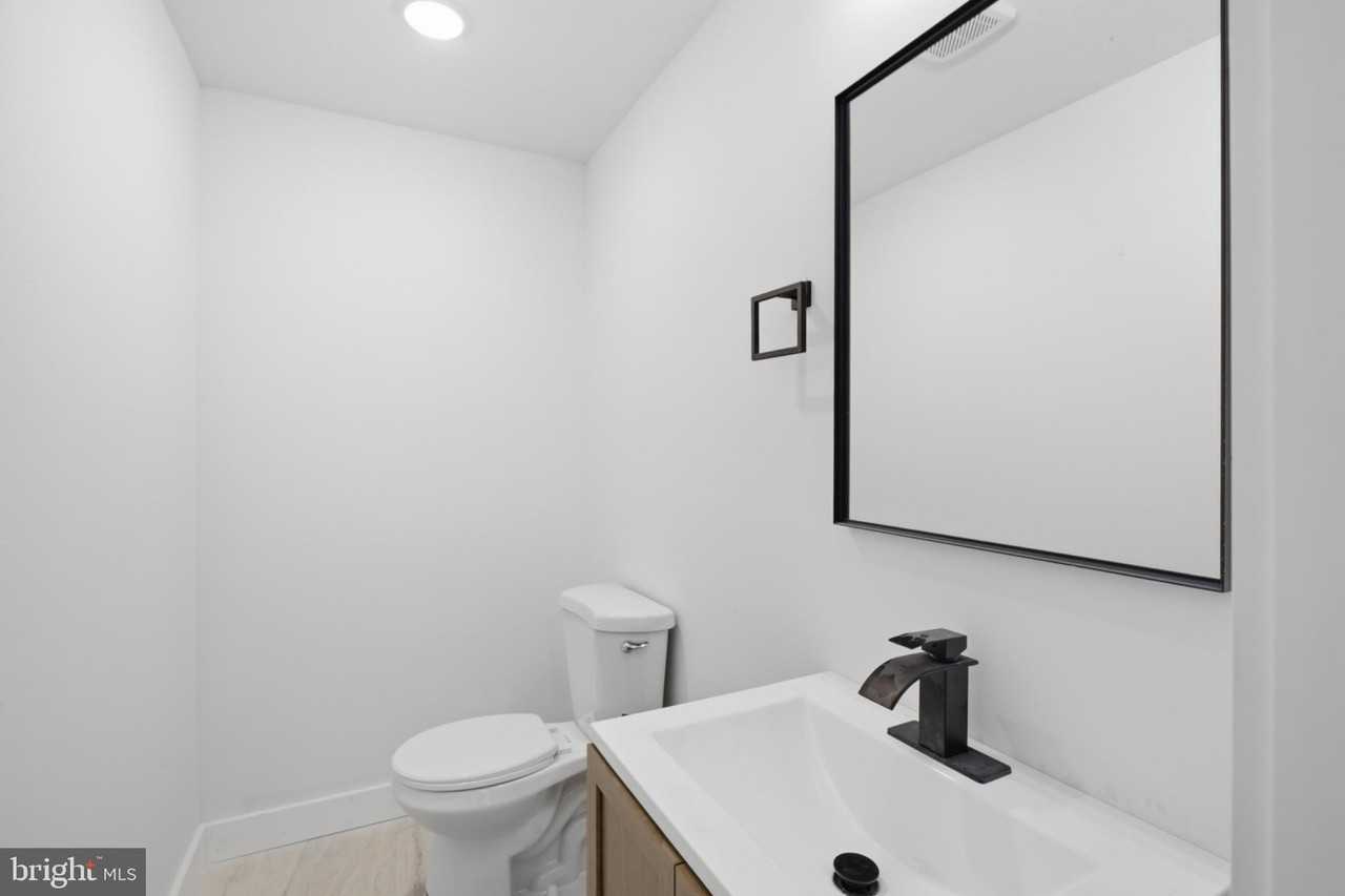 2330 N 16th St #2 - Photo 7 of 14