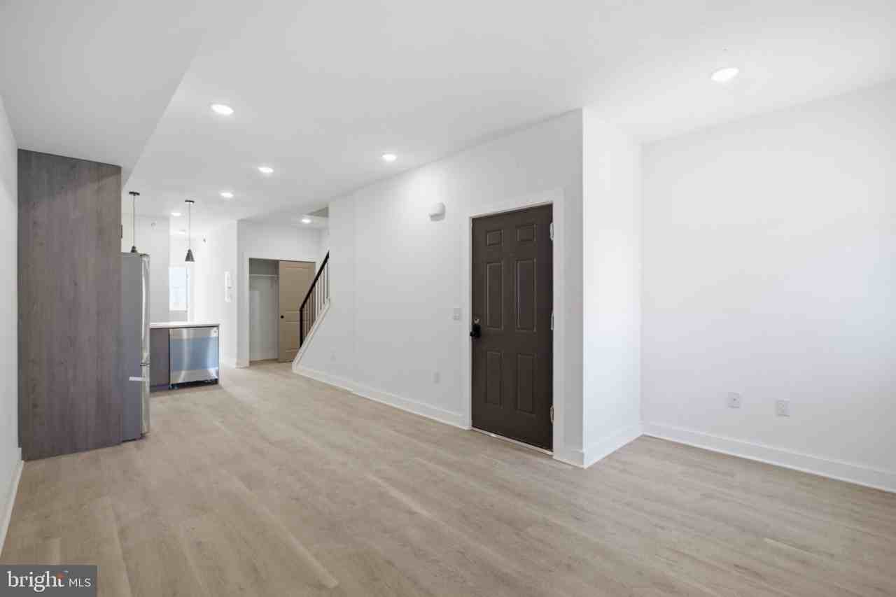 2330 N 16th St #3 - Photo 3 of 17